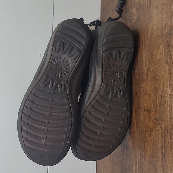 UGG Akadia Boot Women's sz 7 Black Leather Lace Up Back Shearling Lined Winter - Picture 7 of 10